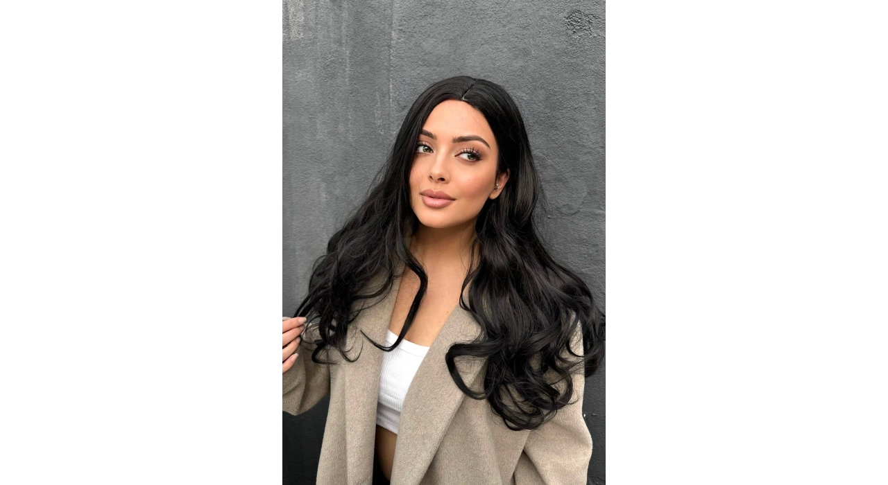 Siyah Renk Dalgalı Peruk