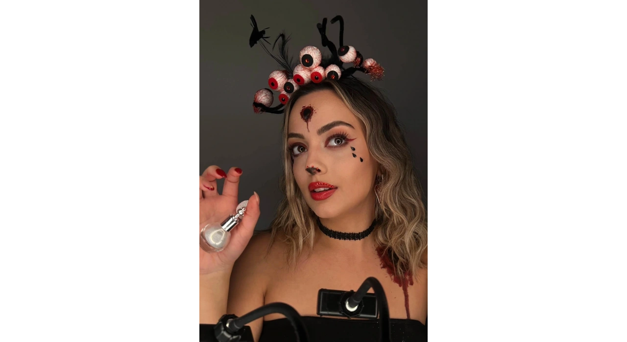 Siyah Renk Göz Figürlü Eğlenceli Taç