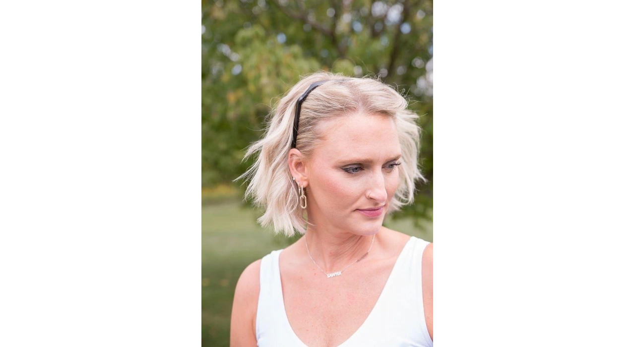 Siyah Renk Gözlük Efekti Veren Taç