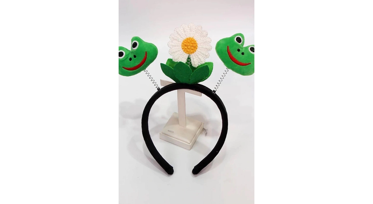 Siyah Renk Kurbağa Ve Papatya Figürlü Taç