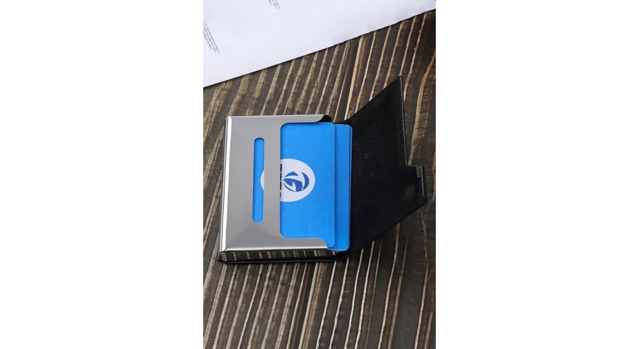 Siyah Renk Metal Cüzdan/Kartlık