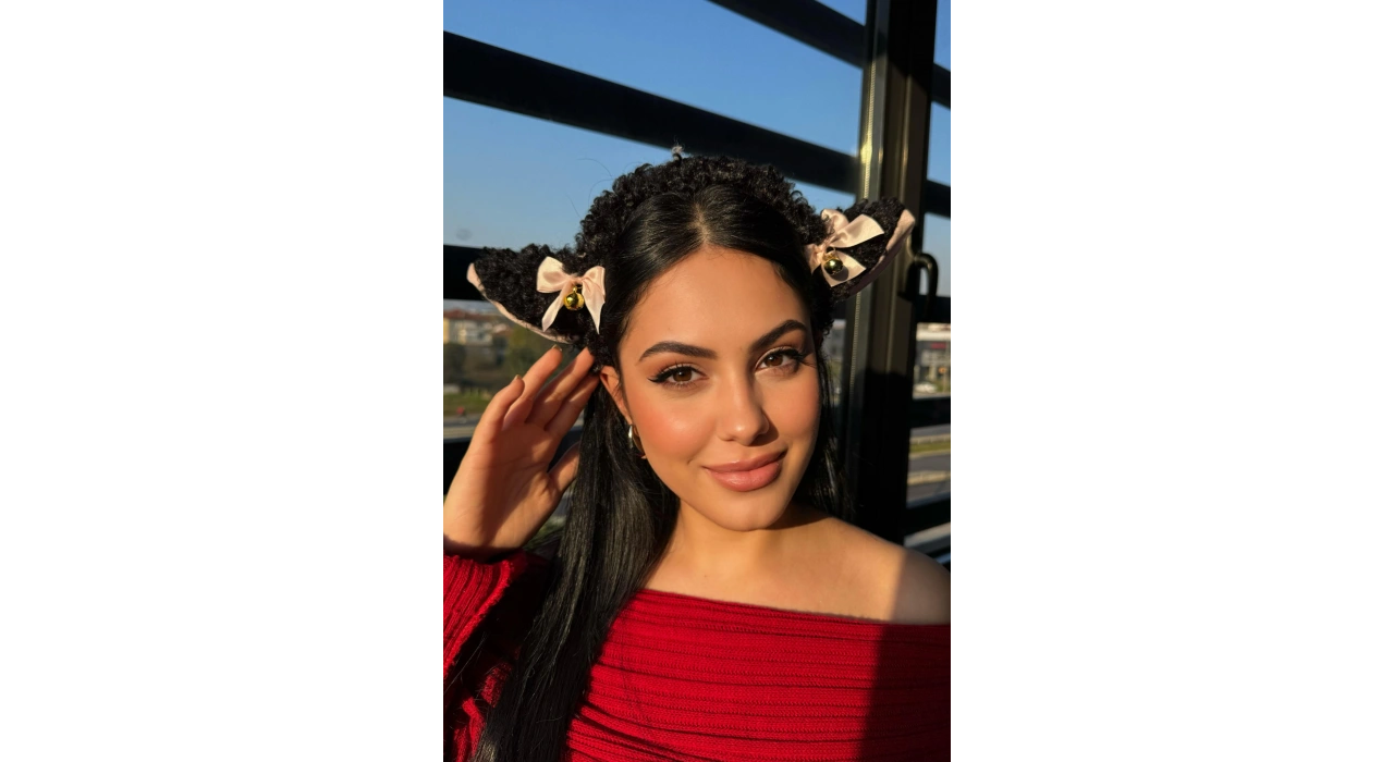 Siyah Renk Peluş Zil Detaylı Kuzu Kulağı Taç