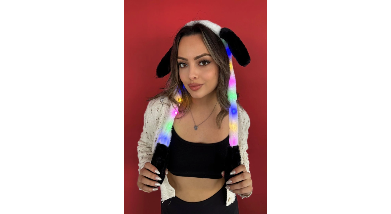 Siyah Ve Beyaz Renk Kulakları Oynayan Işıklı Peluş Taç