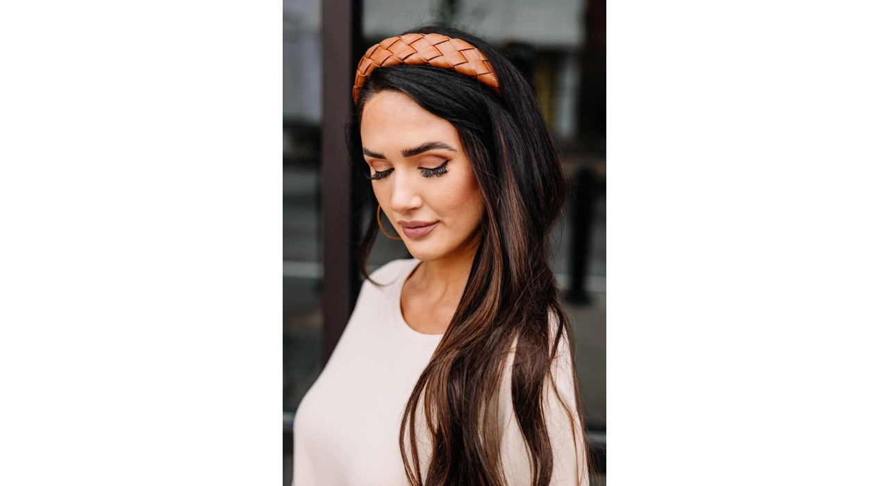 Taba Renk Örgülü Deri Taç