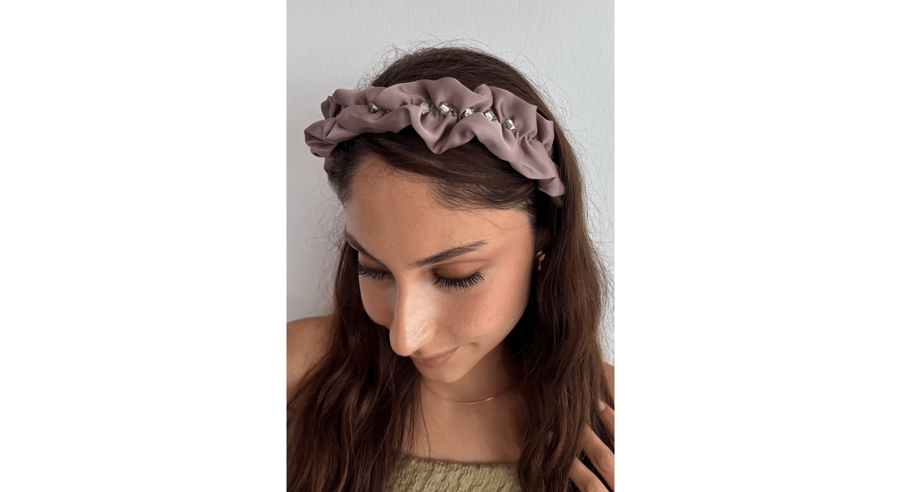 Vizon Renk Taş Detaylı Taç