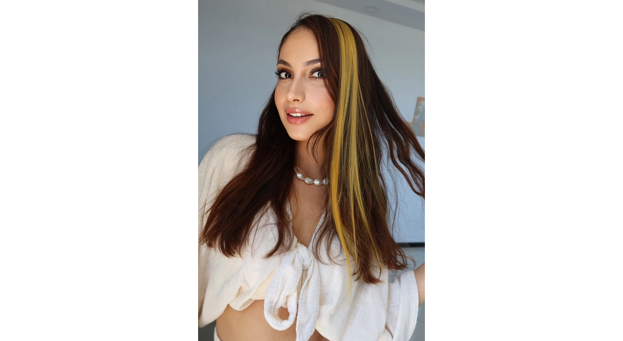 Yan Çıt Çıt Postiş / Hardal Renk / 50 Cm