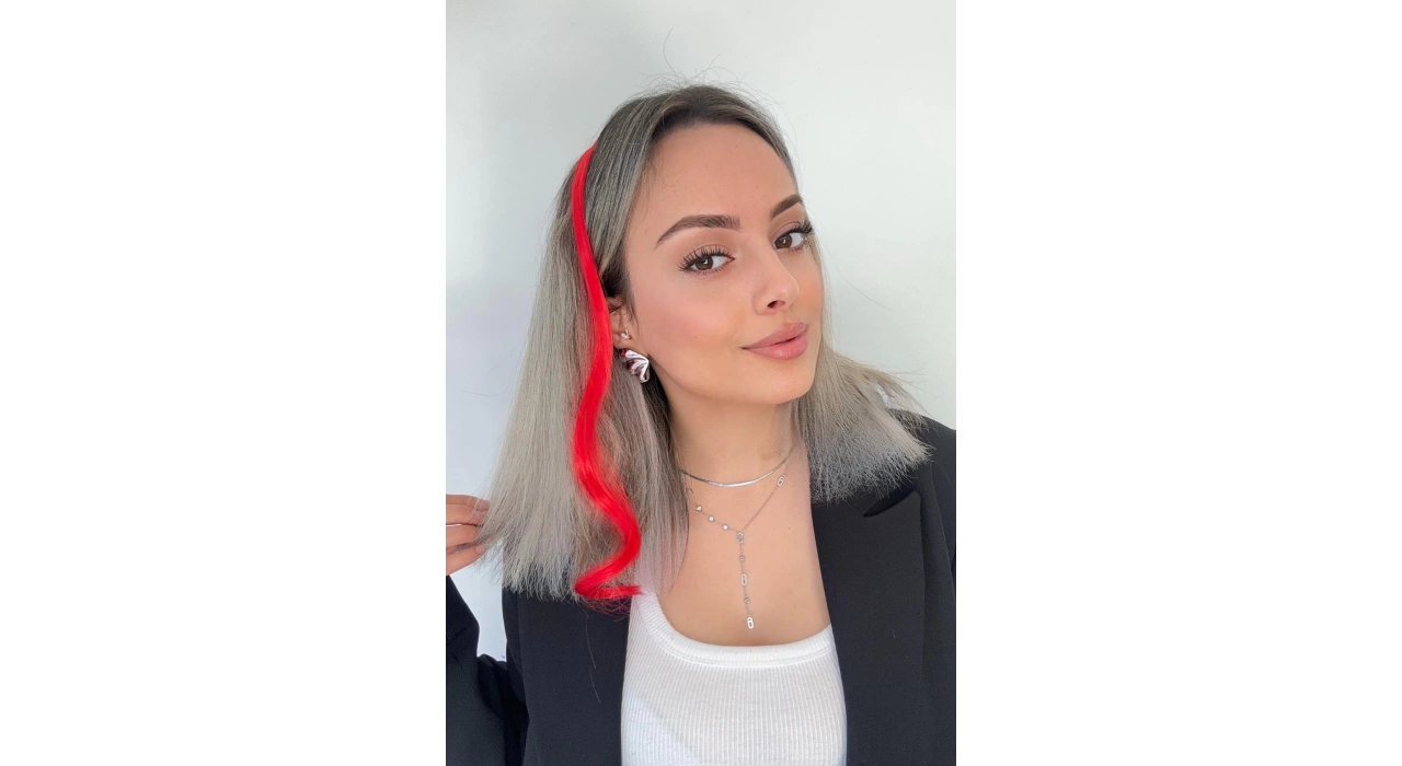 Yan Çıt Çıt Postiş / Kırmızı Dalgalı / 45 Cm