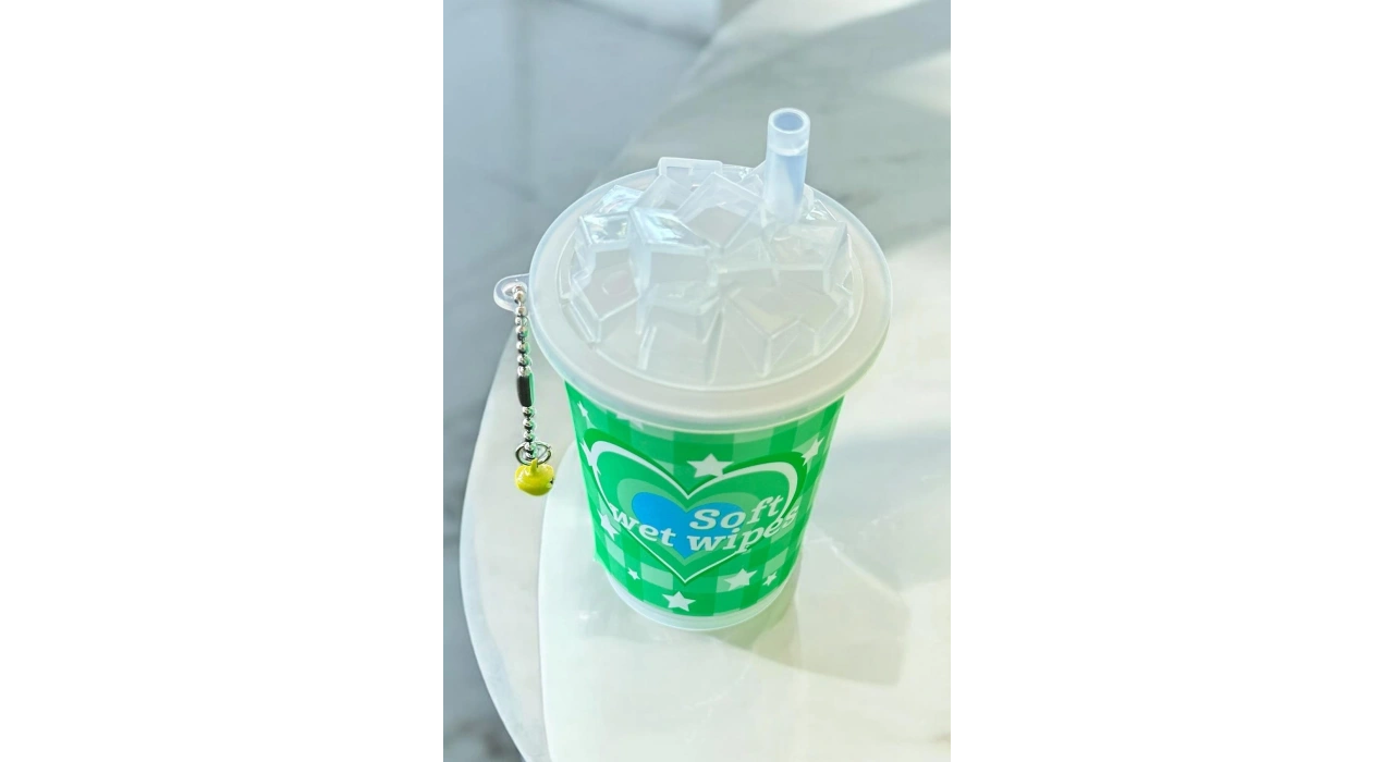 Yeşil Renk Kalp Figürlü Anahtarlık Detaylı Kutulu Islak Mendil