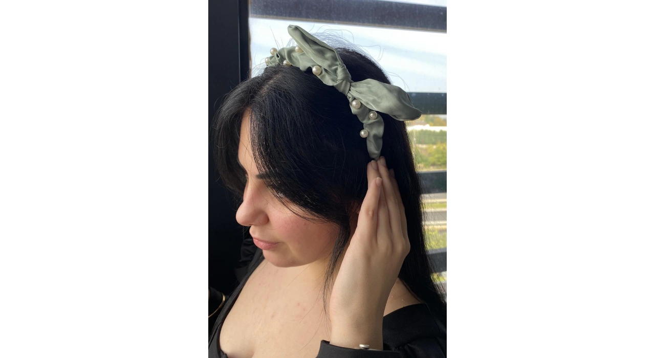 Yeşil Renk Kurdele Figürlü İnci Detaylı Taç