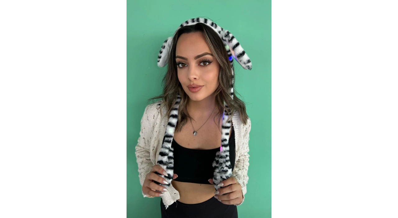 Zebra Desenli Işıklı Kulakları Oynayan Peluş Taç