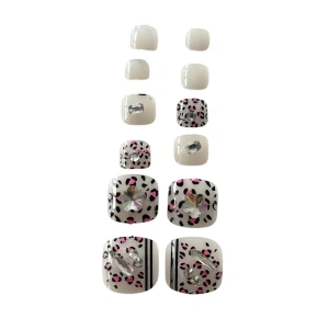 12li Karışık Renk Leopar Desenli Taş Detaylı Ayak Takma Tırnak