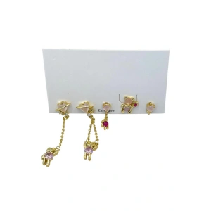 Altın Renk Ayıcık Figürlü Taş Detaylı 5li Küpe Set