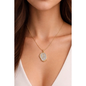 Altın Renk B Harf Taş Detaylı Çelik Kolye