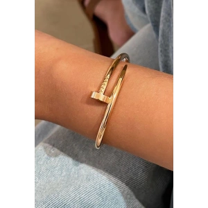Altın Renk Çivi Detaylı Çelik Kelepçe Bileklik