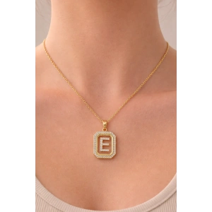 Altın Renk E Harf Taş Detaylı Çelik Kolye