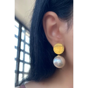 Altın Renk İnci Detaylı Çelik Küpe (Çift)