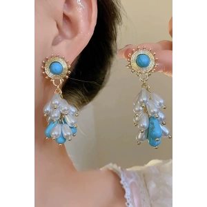 Altın Renk İnci Detaylı Tasarım Küpe (Çift)