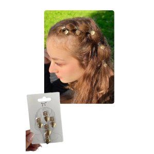 Altın Renk Kalp Figürlü Saç Küpesi