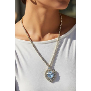 Altın Renk Kalp Figürlü Taş Detaylı Tasarım Abiye Kolye