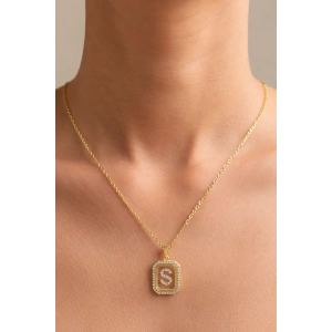 Altın Renk S Harf Taş Detaylı Çelik Kolye