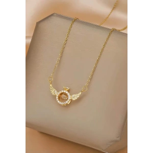 Altın Renk Taş Detaylı Kanat Figürlü Çelik Kolye