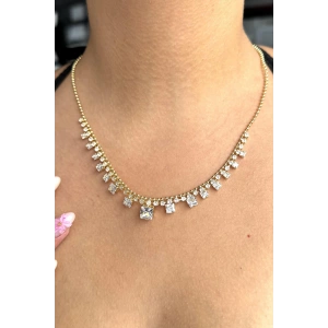 Altın Renk Taş Detaylı Kolye