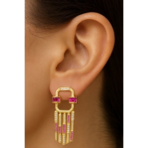 Altın Renk Taş Detaylı Küpe (Çift)