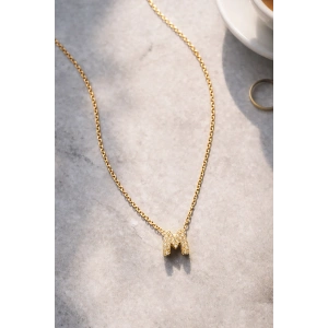 Altın Renk Taş Detaylı M Harfli Mini Çelik Kolye