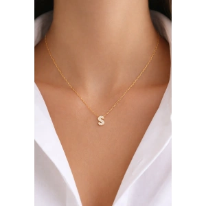 Altın Renk Taş Detaylı S Harfli Mini Çelik Kolye