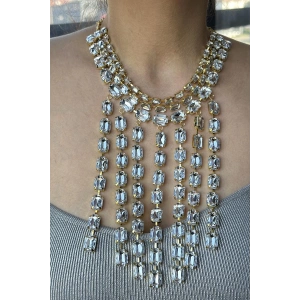 Altın Renk Taş Detaylı Tasarım Kolye