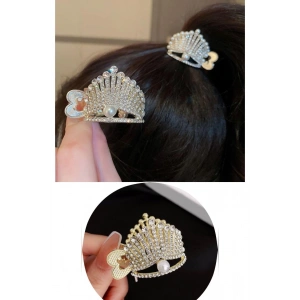 Altın Renk Taş Ve İnci Detaylı Mandal Toka