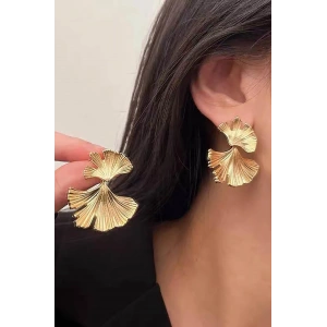 Altın Renk Yaprak Figürlü Küpe (Çift)