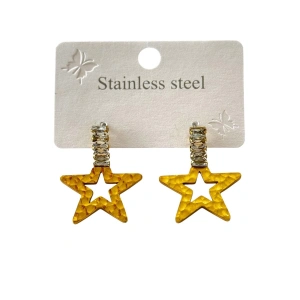 Altın Renk Yıldız Figürlü Taş Detaylı Çelik Küpe (Çift)