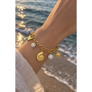 Altın Renk Zincir Detaylı Karışık Charmlı Çelik Bileklik