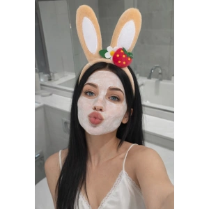 Bej Renk Kulak Figürlü Çilek Detaylı Peluş Taç