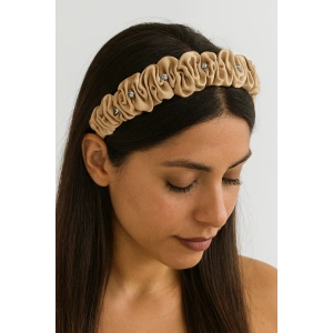 Bej Renk Taş Detaylı Taç