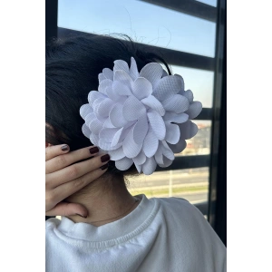 Beyaz Renk Çiçek Figürlü Mandal Toka