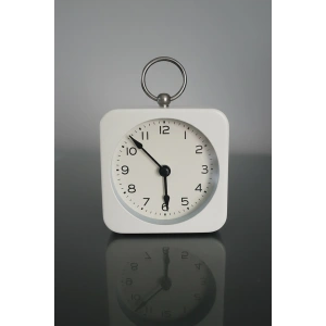 Beyaz Renk Dekoratif Işıklı Alarmlı Masa Saati