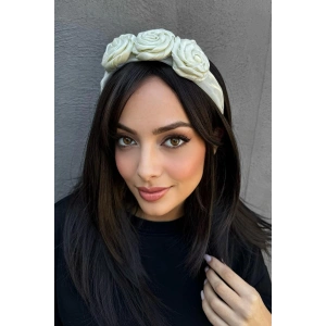 Beyaz Renk Gül Detaylı Taç