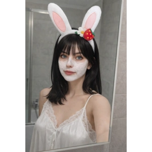 Beyaz Renk Kulak Figürlü Çilek Detaylı Peluş Taç