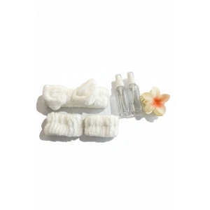 Beyaz Renk Peluş Saç Bandı-El Havlu-Mandal Toka Ve 2 Adet Sprey Şişe Set