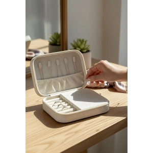 Beyaz Renk Süet Takı Organizeri