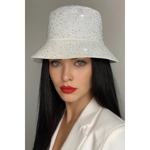 Beyaz Renk Taş Detaylı Tasarım Şapka