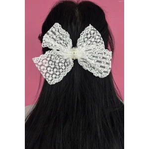 Beyaz Renk Taş Ve İnci Detaylı Dantel Kurdele Pens Toka