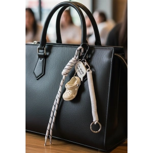 Beyaz  Renk Terlik Figürlü Çanta Charm/ Anahtarlık