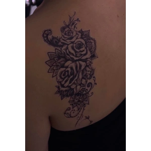 Geçici Çiçek Figürlü Dövme Tattoo