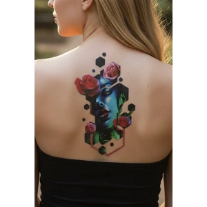 Geçici Kadın Modelli Dövme Tattoo