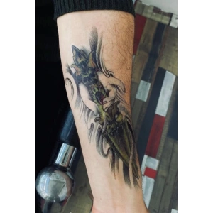 Geçici Kurukafa Bıçak Dövme Tattoo