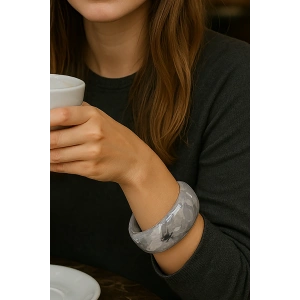 Gri Renk Kalın Kemik Mika Bileklik