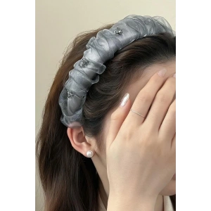 Gri Renk Taş Detaylı Taç